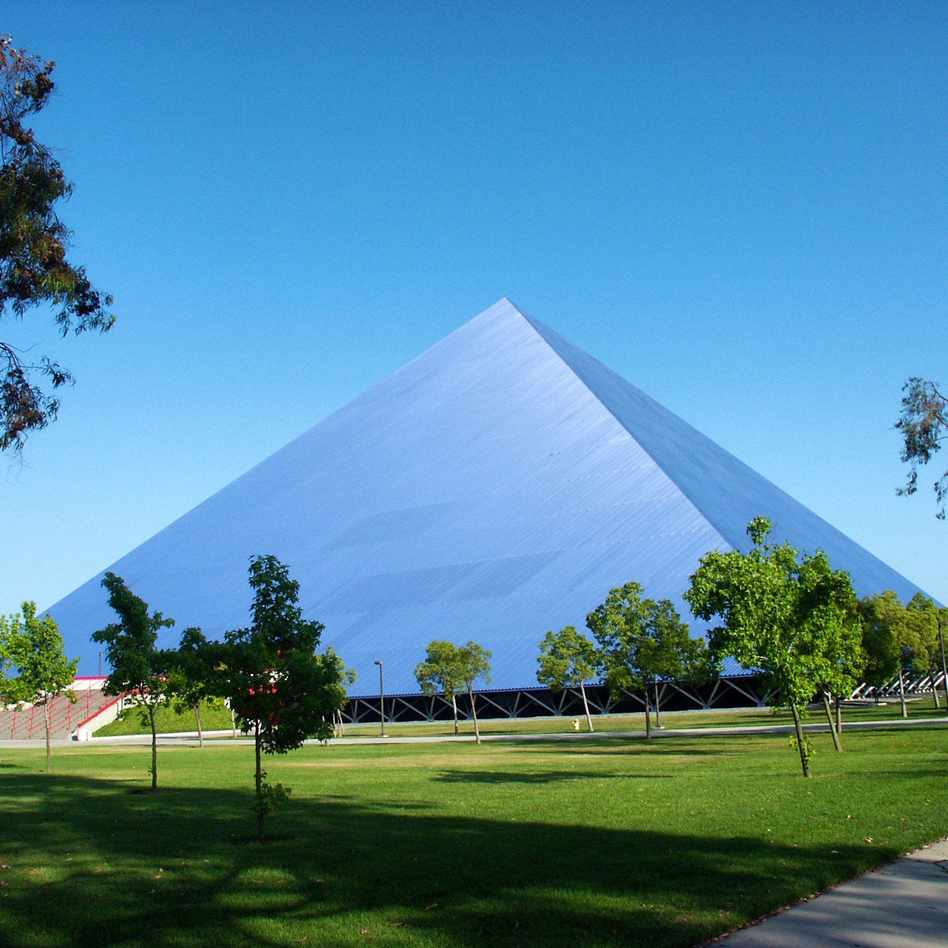 Morning wake waking California State University Long Beach Diversity & Student Demographics