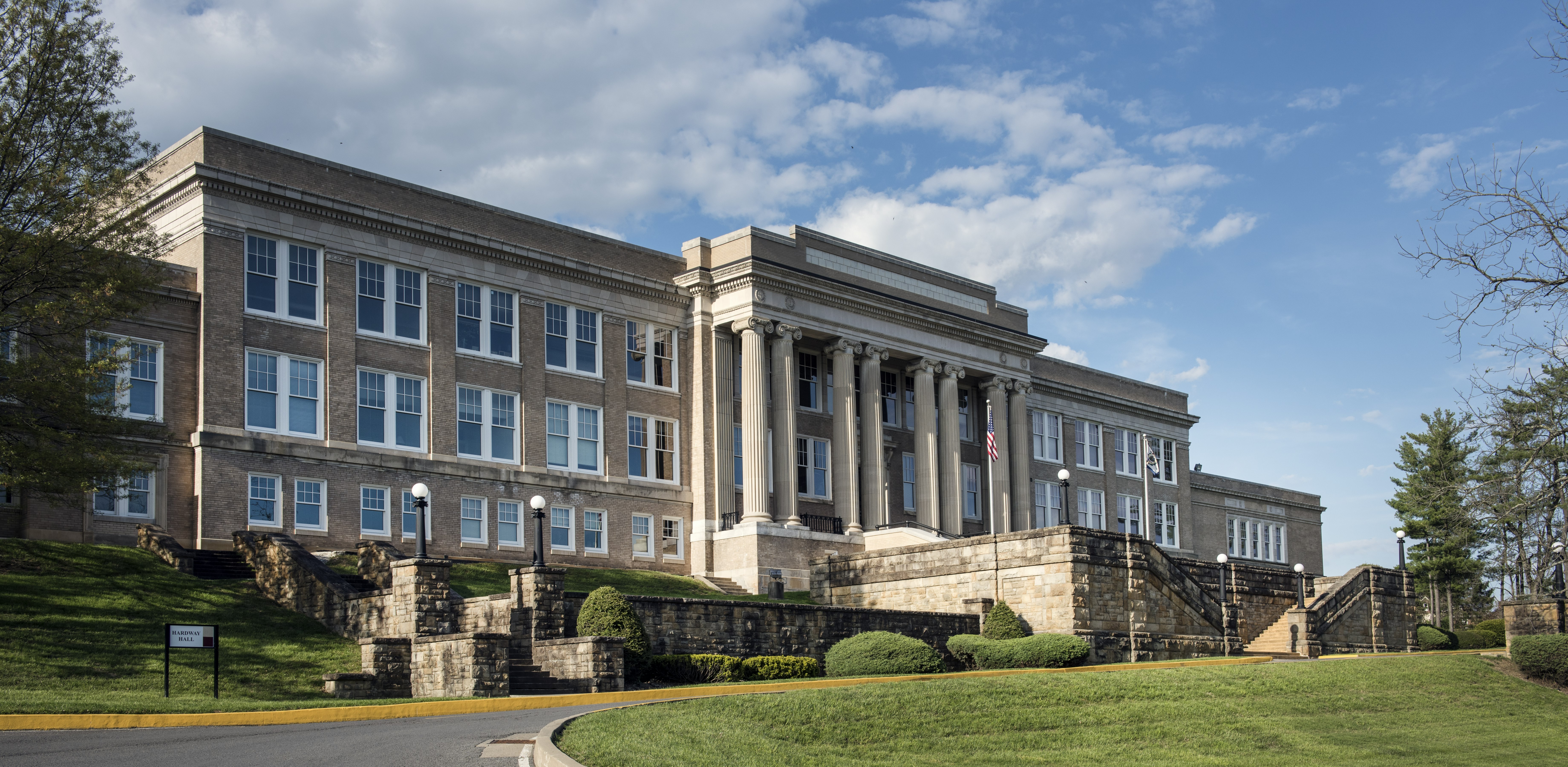 Colleges in Anmoore, West Virginia and Colleges near Anmoore