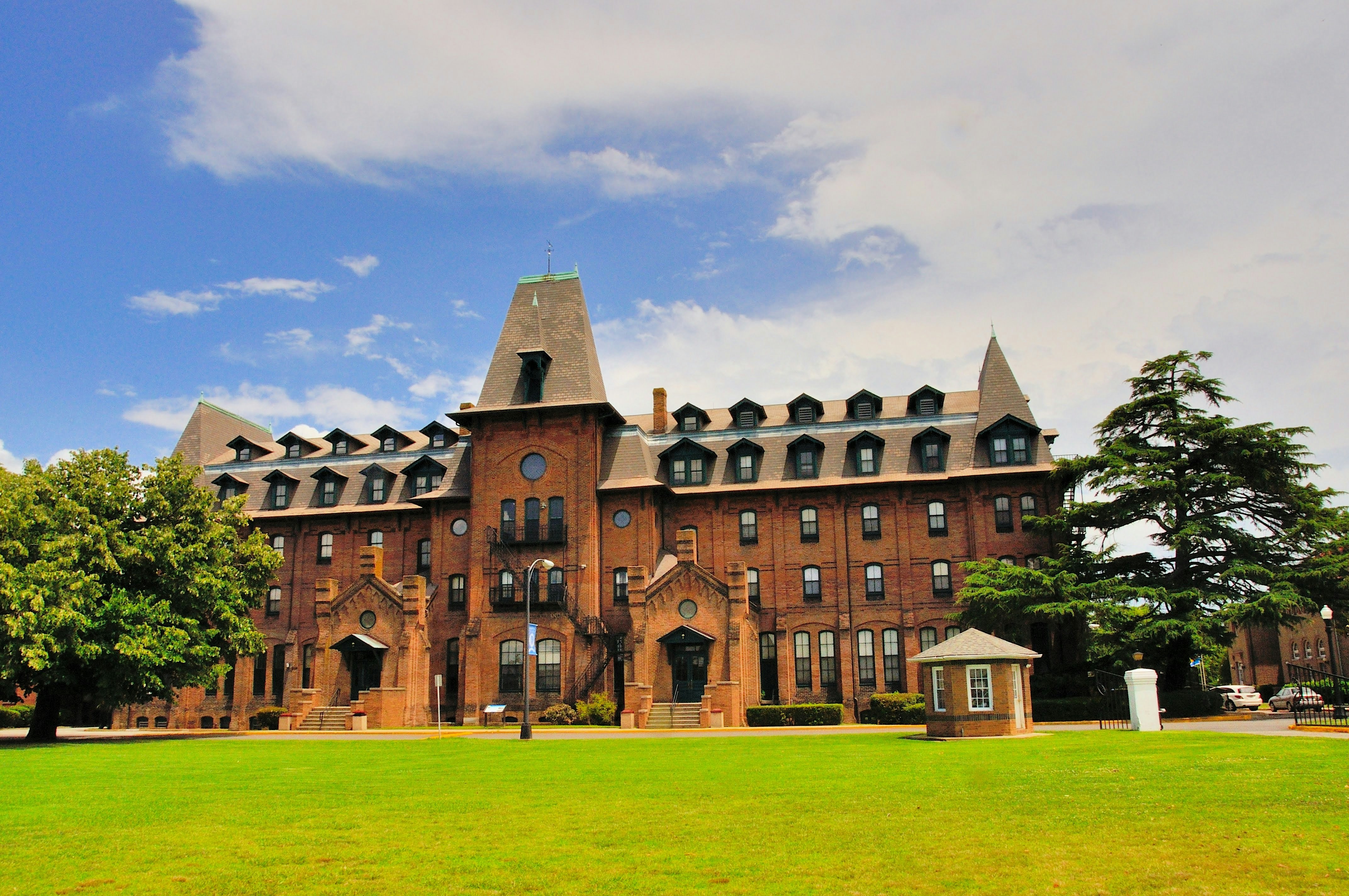 Undergraduate Majors Offered at Hampton University Undergraduate Majors Offered at Hampton University