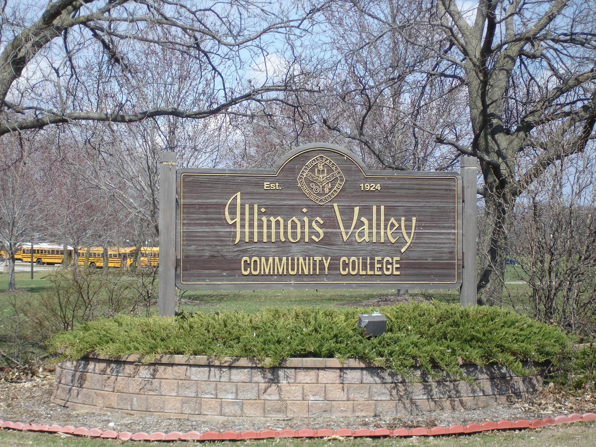 Illinois Valley Logo