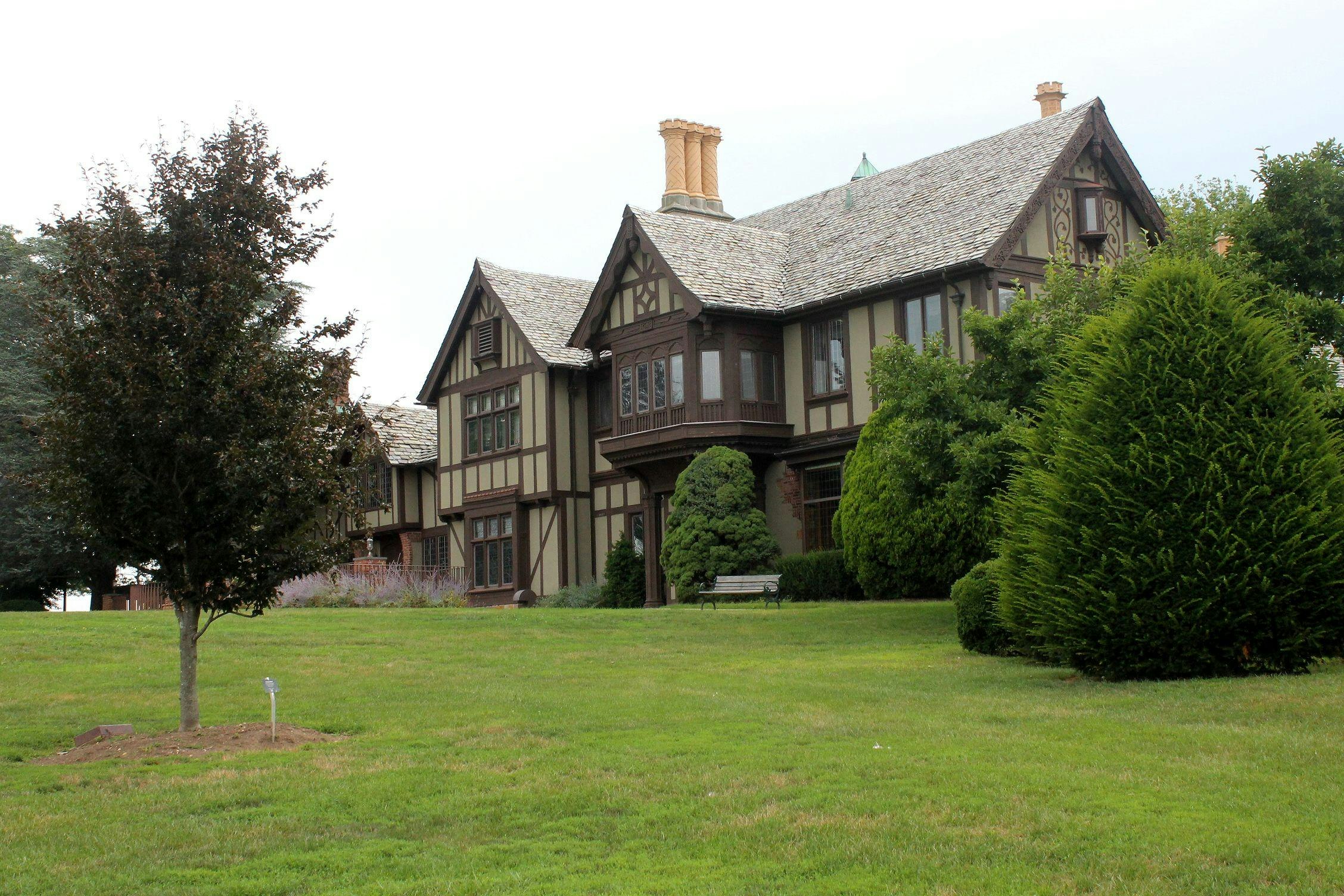 Where is Long Island University C W Post Campus located? Where is Long Island University C W Post Campus located?