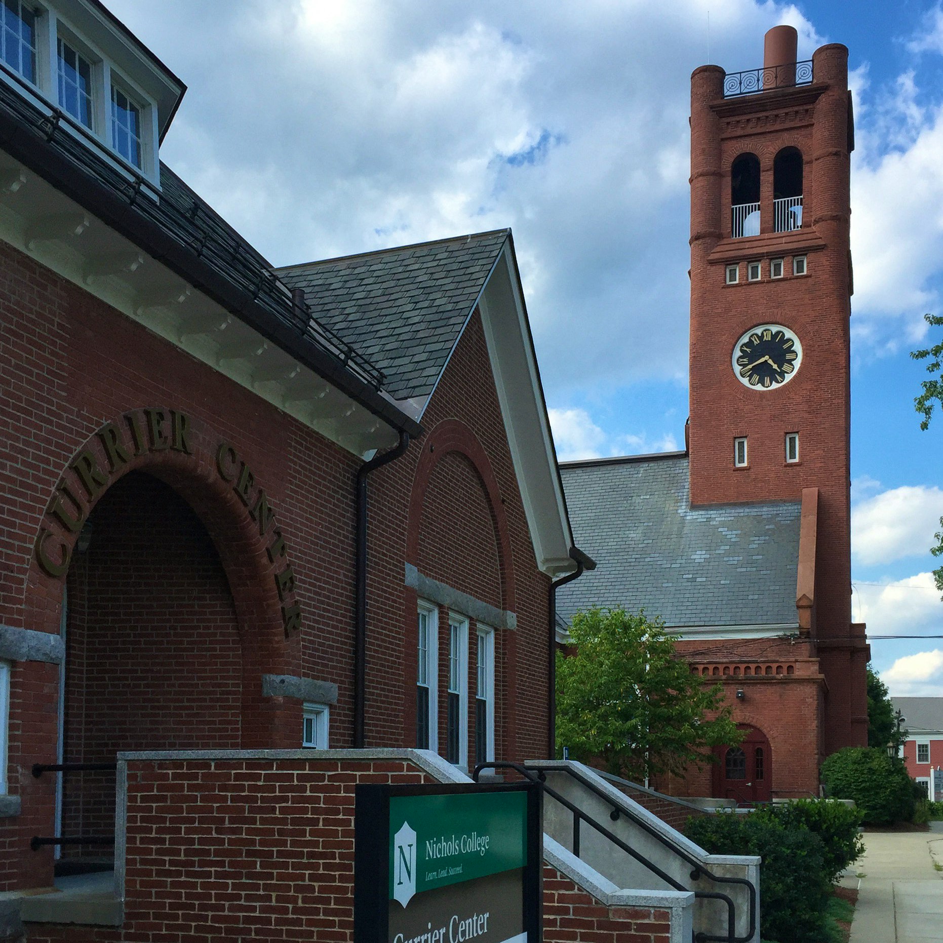 graduation-rates-and-salaries-for-nichols-college-students