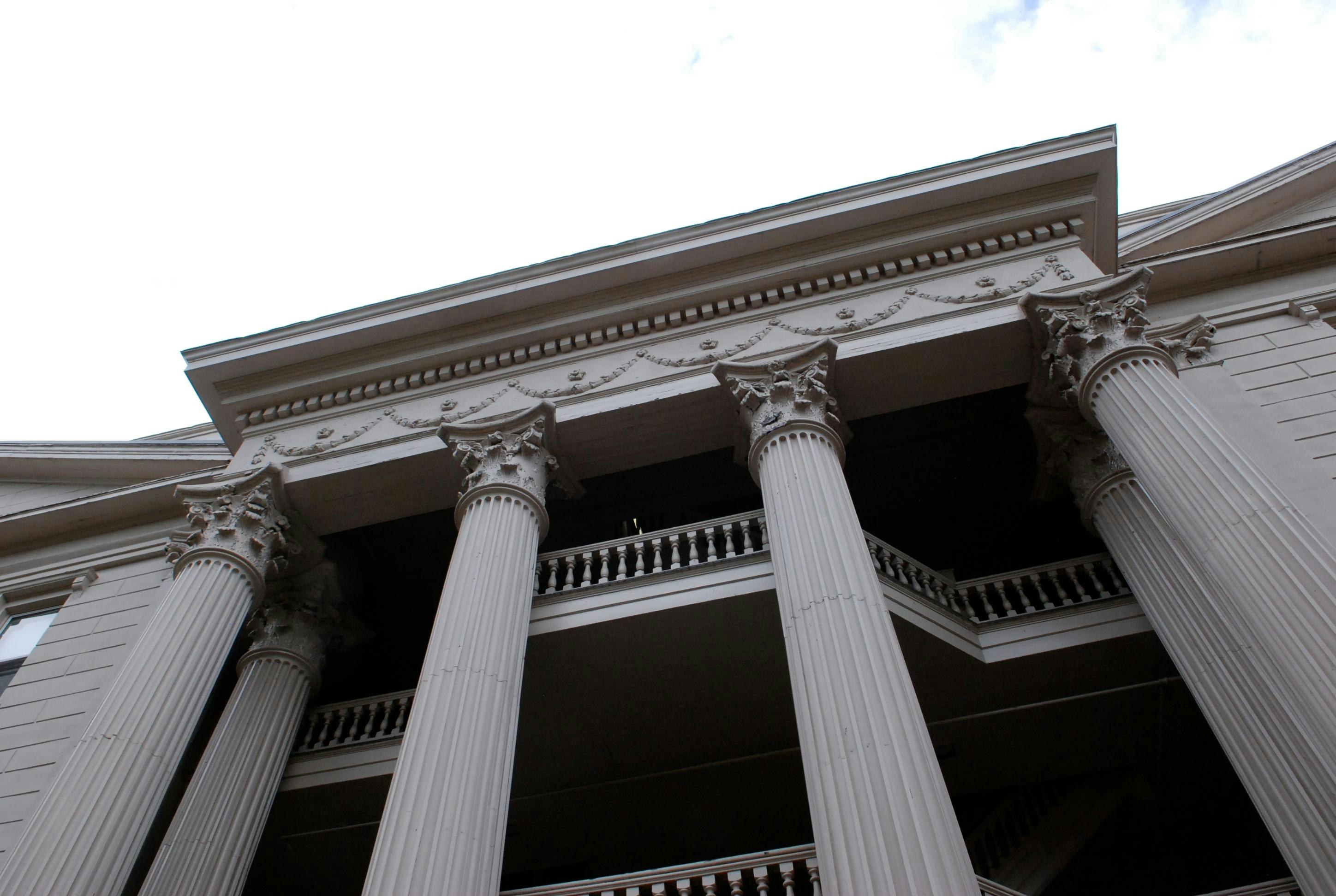 Where is University of located?