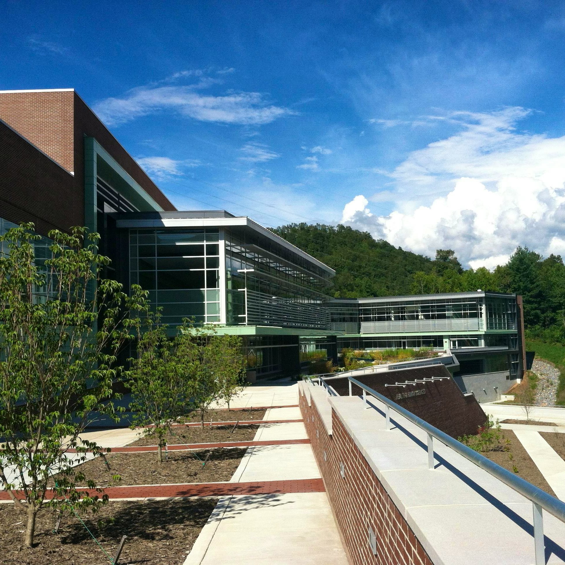 Colleges in Highlands, North Carolina and Colleges near Highlands